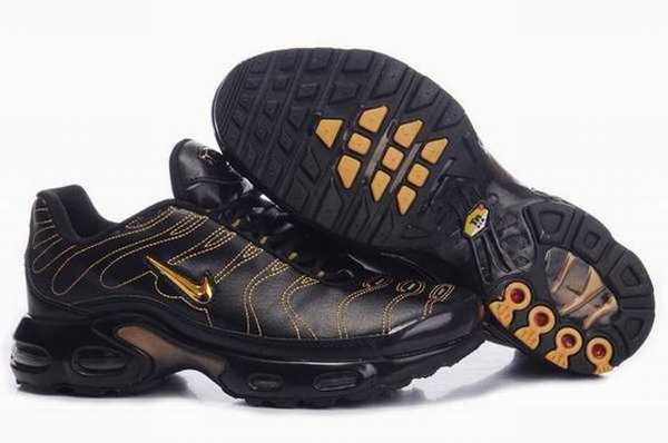tn requin noir et jaune